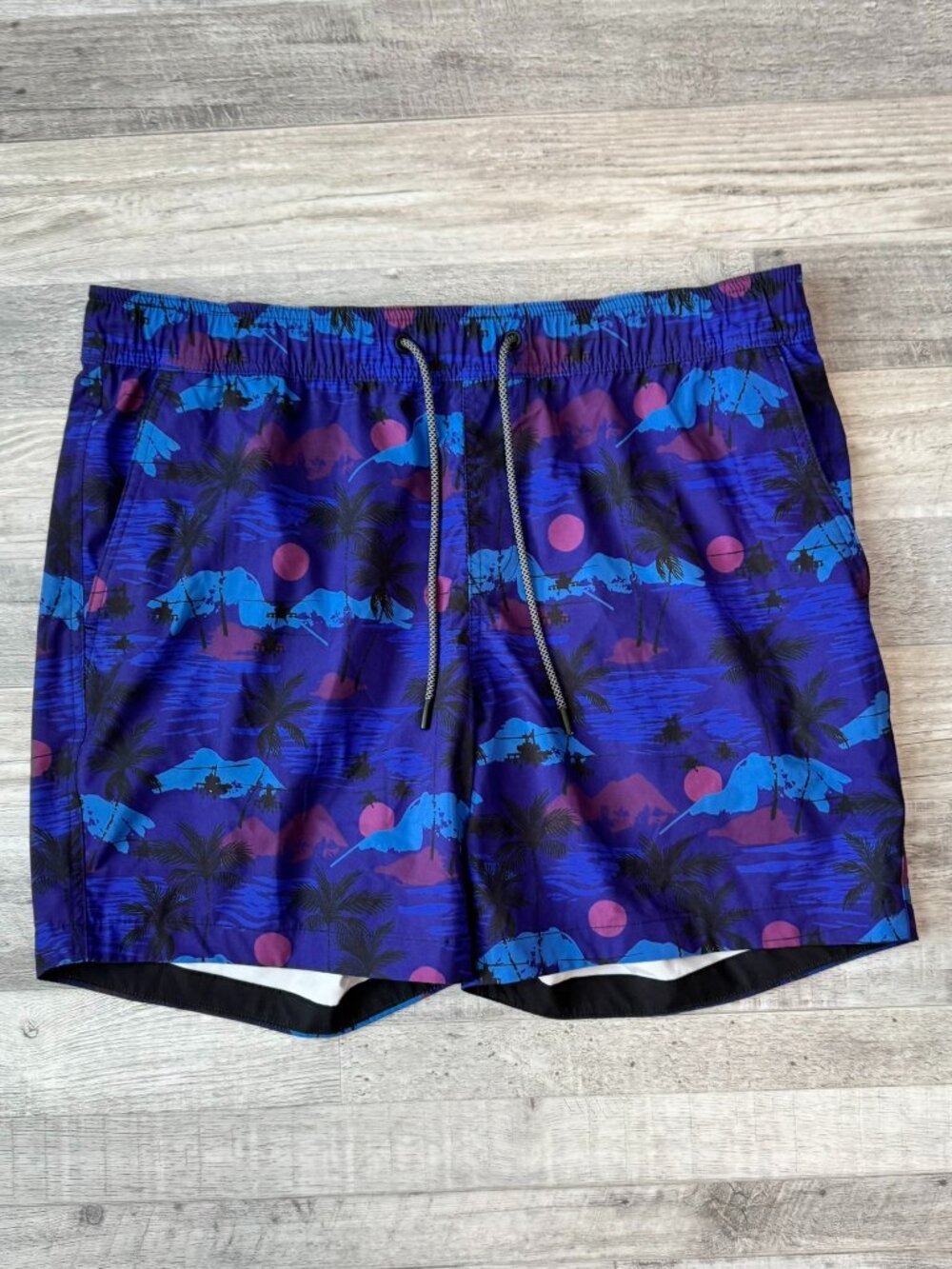 Howitzer Blue Tropical Print Men's Board Shorts Size Large 6" Inseam, Swim K44